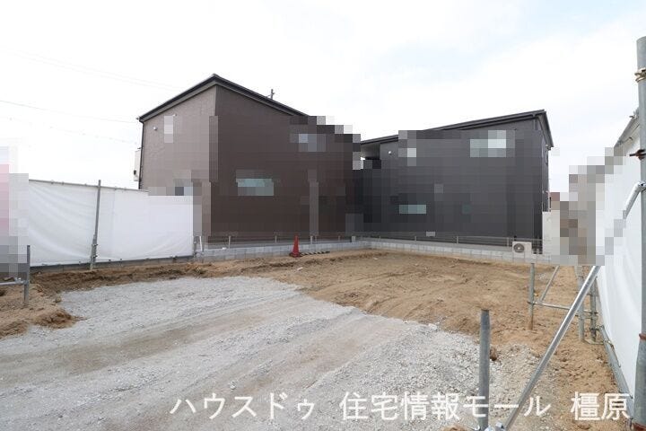 駐車は並列で3台可能です。(2026年2月16日撮影)