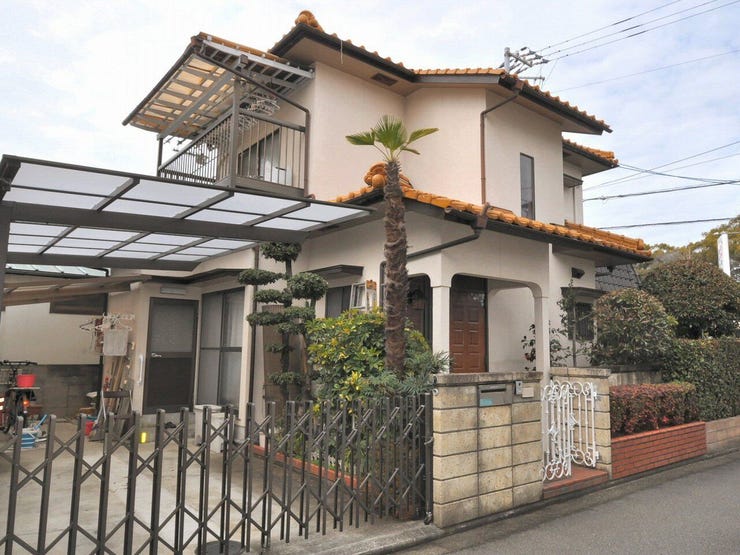 外観を南東側より撮影