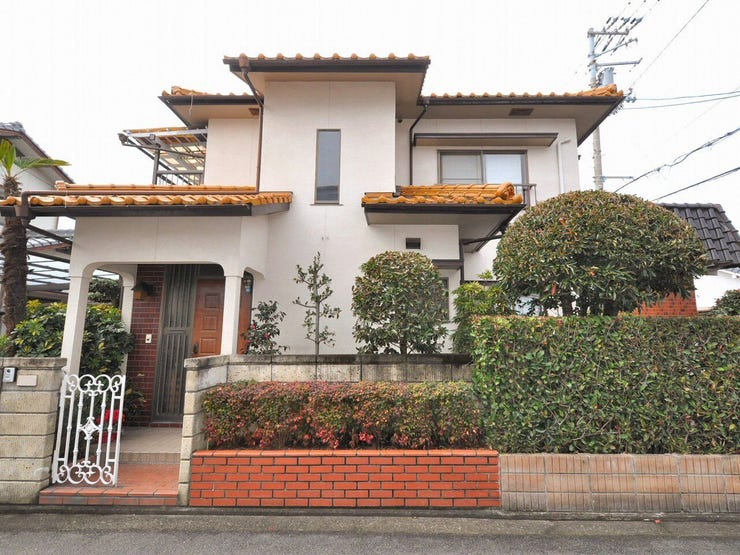 外観を東側より撮影