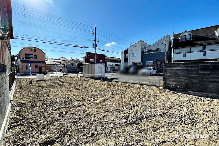 週末のまとめ買いも楽々。近隣に商業施設が充実し、家事の時短も叶う場所です。