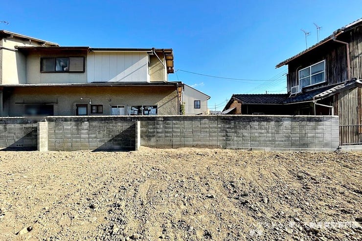 小学校まで徒歩圏内!お子様の通学も安心で、子育て世帯に嬉しい落ち着いた住環境。