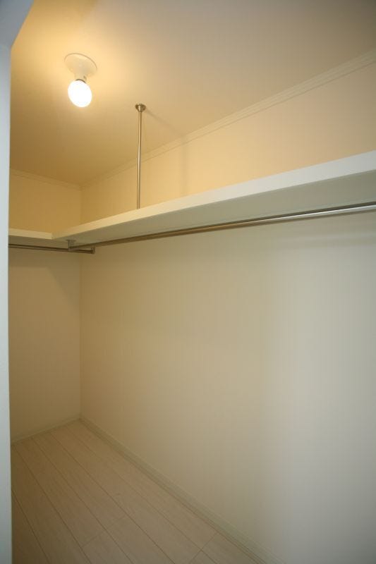 ウォークインクローゼット
建築当時の写真となります