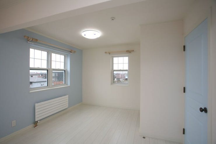 5.6畳と5.9畳に間仕切り可能な洋室
建築当時の写真となります