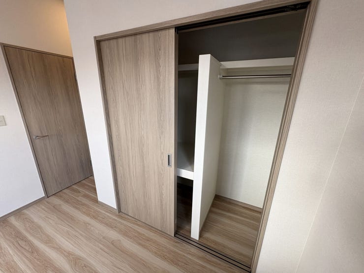 室内(2026年1月)撮影
◎本日案内可能◎
収納は、カテゴリー別にしまえる使い勝手が良い仕様です◎