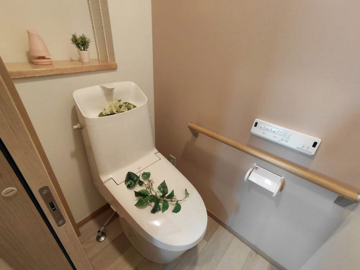 室内(2026年1月)撮影
◎本日案内可能◎
便利な手洗い場付きのトイレです!