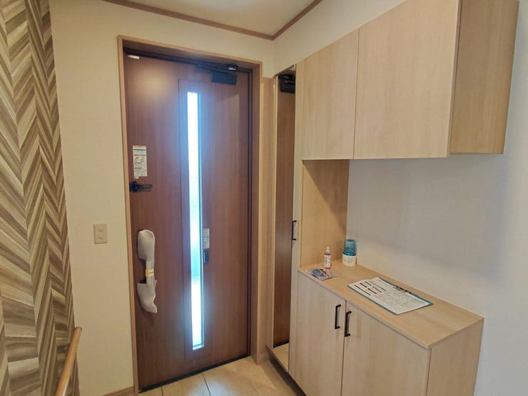 室内(2026年1月)撮影
◎本日案内可能◎
手すり付きのため上がり框の昇り降りや、靴を履く際も安心・便利です◎