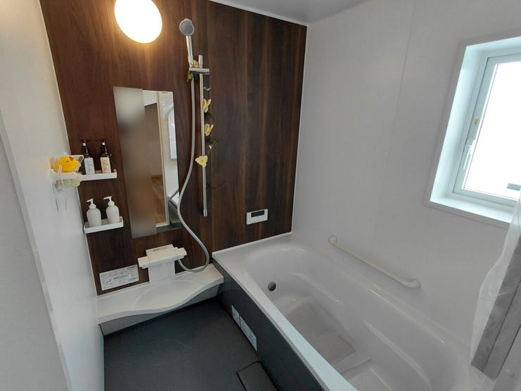 室内(2026年1月)撮影
◎本日案内可能◎
追焚機能付きのため、忙しい時でも手軽にポカポカのお風呂に入れるのが嬉しいですね♪