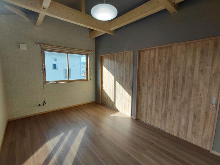 室内(2026年1月)撮影
◎本日案内可能◎
開放感のある勾配天井が魅力ポイント♪