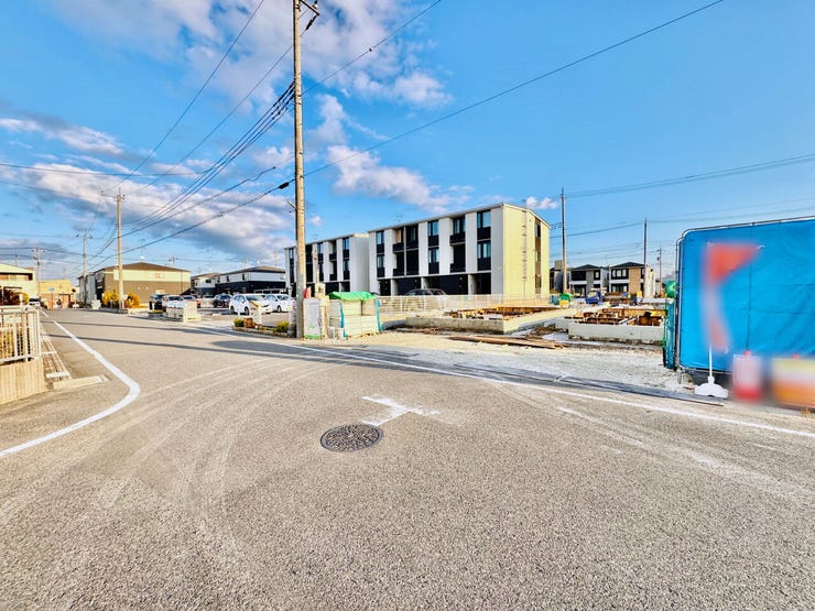 写真:1・2号棟
北側前面道路幅員6m♪12月19日撮影♪