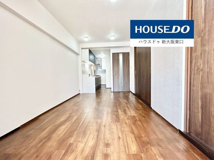 【外観】
南東向きのバルコニーがある13帖のLDK