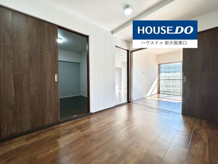 南東向きのバルコニーがある13帖のLDK