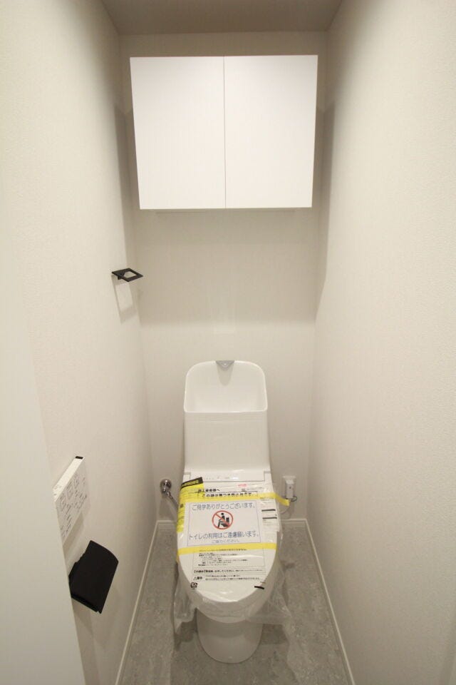 いつも清潔なスペースであってほしいのが毎日使うトイレです。掃除がしやすいのはもちろん、落ち着けるスペースにしたいですね。