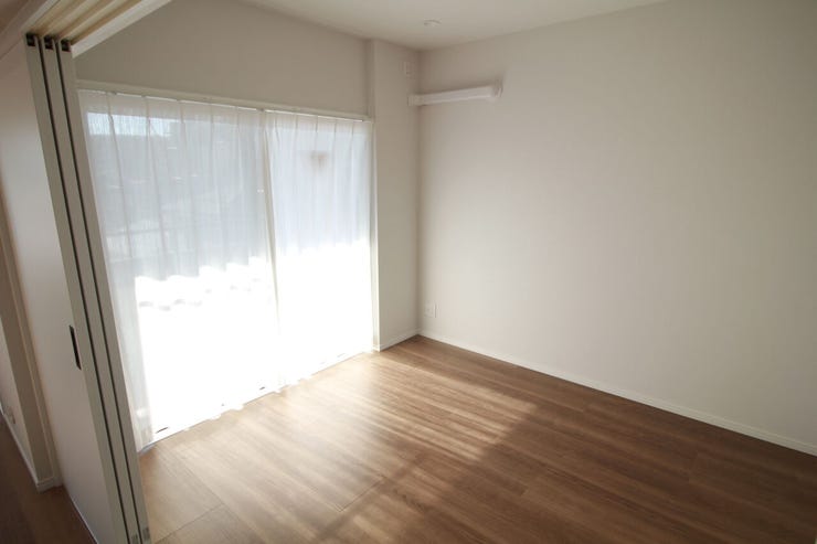 開放感があり、お部屋にも爽やかな風と暖かく柔らかな日差しが差し込み、毎日の暮らしを豊かに彩ります。