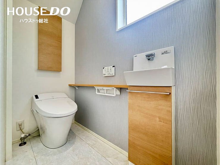 窓付きトイレで換気もバッチリ行え、清潔感を保てます◎