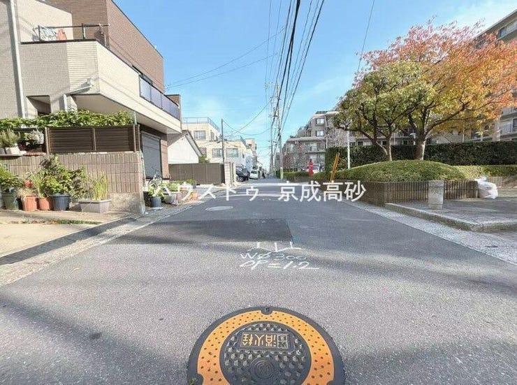 前面道路含む外観