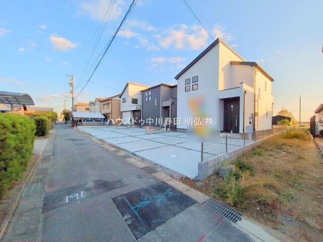 大型車や多くの車両が通行することが少なく、静かで落ち着いた環境が得られます。特に小さなお子さんがいる家庭では安心です!