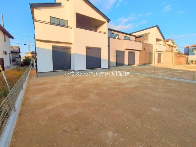 広い庭ではお子様との外遊びや、バーベキューグリルを設置して週末のアウトドアを楽しむことも可能です♪