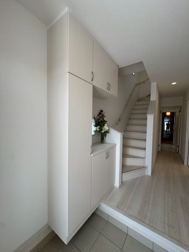 玄関収納も充実しております。