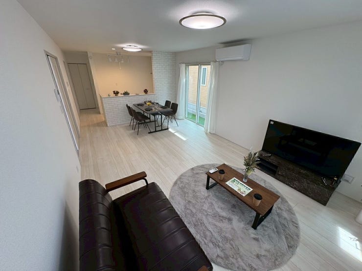 シンプルなデザインで、どんな家具もなじみます。