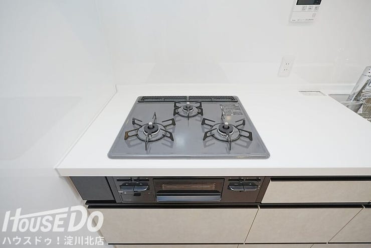 ■■本日内覧可能■■
大阪メトロ御堂筋線「東三国」駅徒歩7分!7階建て3階部分・東向き・全室洋室の2LDK!2026年1月リフォーム済!
(水廻りすべて新調・全室クロス・床貼替・建具交換)