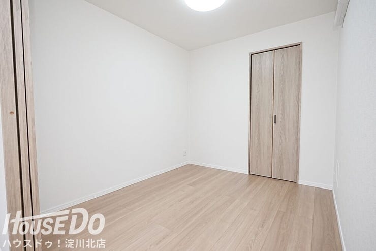 ■■本日内覧可能■■
大阪メトロ御堂筋線「東三国」駅徒歩7分!7階建て3階部分・東向き・全室洋室の2LDK!2026年1月リフォーム済!
(水廻りすべて新調・全室クロス・床貼替・建具交換)