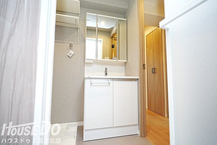 ■■本日内覧可能■■
大阪メトロ御堂筋線「東三国」駅徒歩7分!7階建て3階部分・東向き・全室洋室の2LDK!2026年1月リフォーム済!
(水廻りすべて新調・全室クロス・床貼替・建具交換)