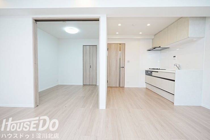 ■■本日内覧可能■■
大阪メトロ御堂筋線「東三国」駅徒歩7分!7階建て3階部分・東向き・全室洋室の2LDK!2026年1月リフォーム済!
(水廻りすべて新調・全室クロス・床貼替・建具交換)