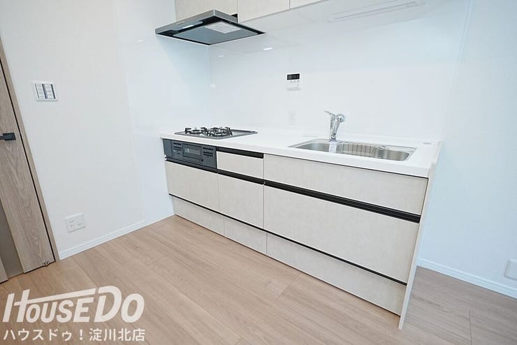 ■■本日内覧可能■■
大阪メトロ御堂筋線「東三国」駅徒歩7分!7階建て3階部分・東向き・全室洋室の2LDK!2026年1月リフォーム済!
(水廻りすべて新調・全室クロス・床貼替・建具交換)