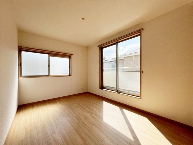 【2025年9月内装リフォーム】モニター付きインターホン♪シャンプードレッサー♪トイレ2ヶ所♪