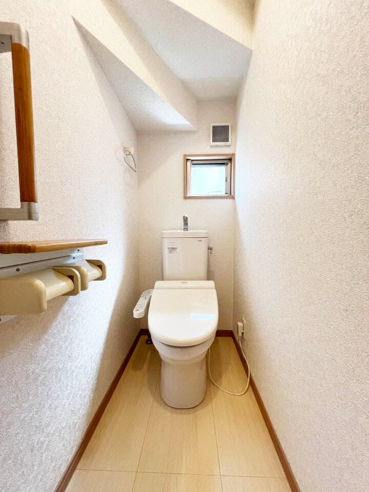 【2025年9月内装リフォーム】モニター付きインターホン♪シャンプードレッサー♪トイレ2ヶ所♪