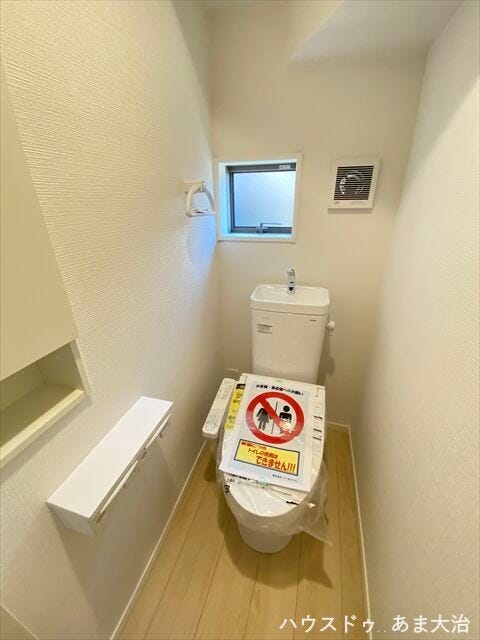 両フロアにトイレの設置があるので混み合う時間帯も安心。