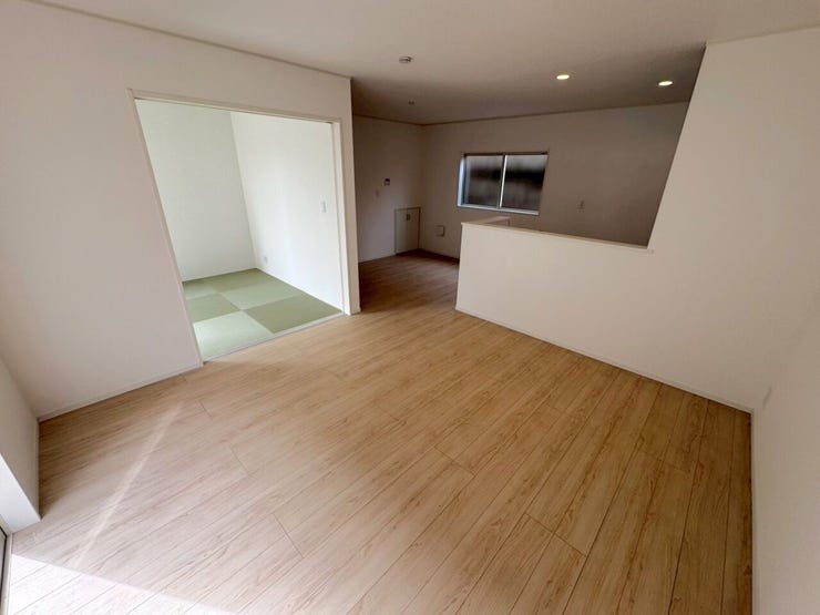 シンプルなデザインで、どんな家具もなじみます。