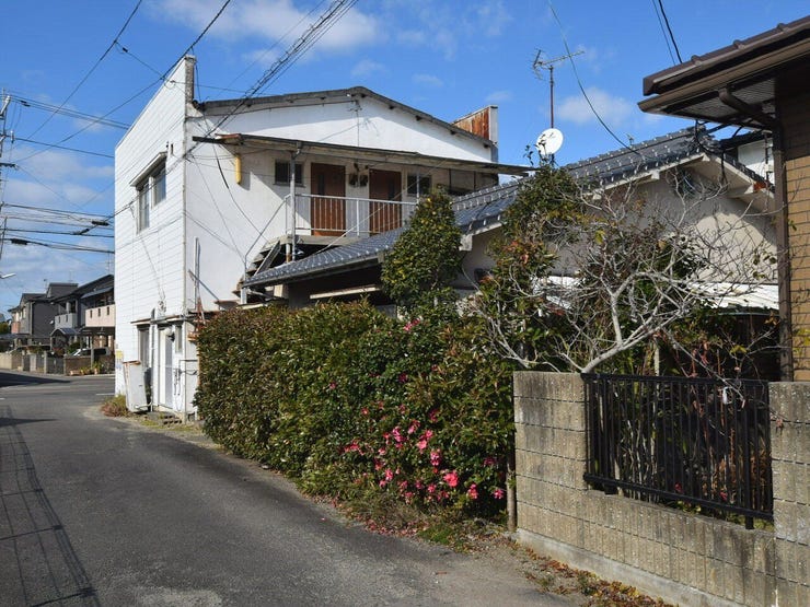 外観を南側より撮影