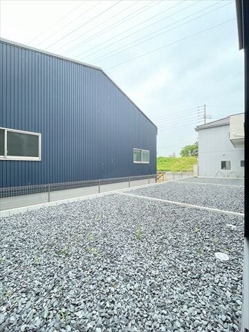夏場はビニールプール、冬場は天体観測など
家族との思い出がたくさんつくれる空間です◎