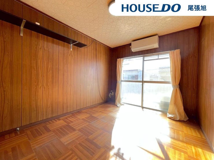 【洋室】丁度いいサイズの洋室です。トレンドになりつつあるのが、広過ぎず、快適すぎない子ども部屋。勉強と寝るだけの部屋にすることで閉じこもりがなくなり、リビングで過ごす時間が増えると言われています。