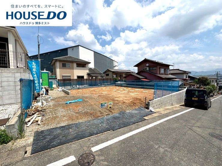 【現地見学会 開催中】実際に現地へ行き、お子様と一緒に小学校までの経路を確認したり、近隣の同施工会社の完成物件へ行き完成後の雰囲気を体感したりといった見学ツアーをしませんか?(6月6日撮影)