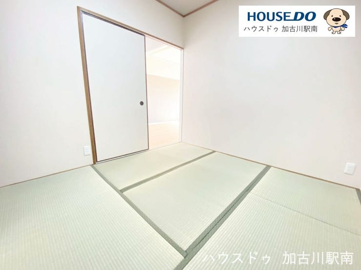 しっとりと落ち着いた雰囲気の和室