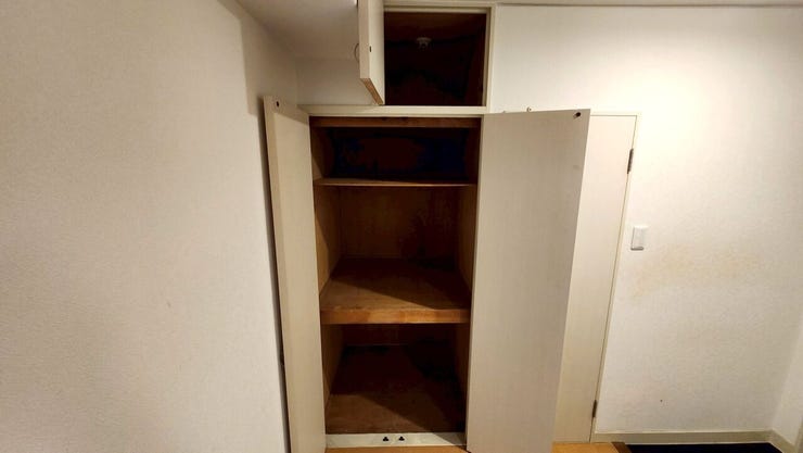 廊下部分には便利な収納スペースを設置。日用品やストック品、掃除用具などの収納に最適。家の中をすっきり保つことができます!