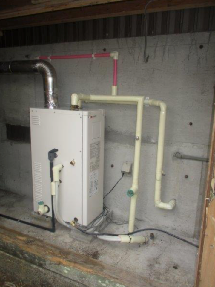 灯油ボイラーも新しいものに交換済です。