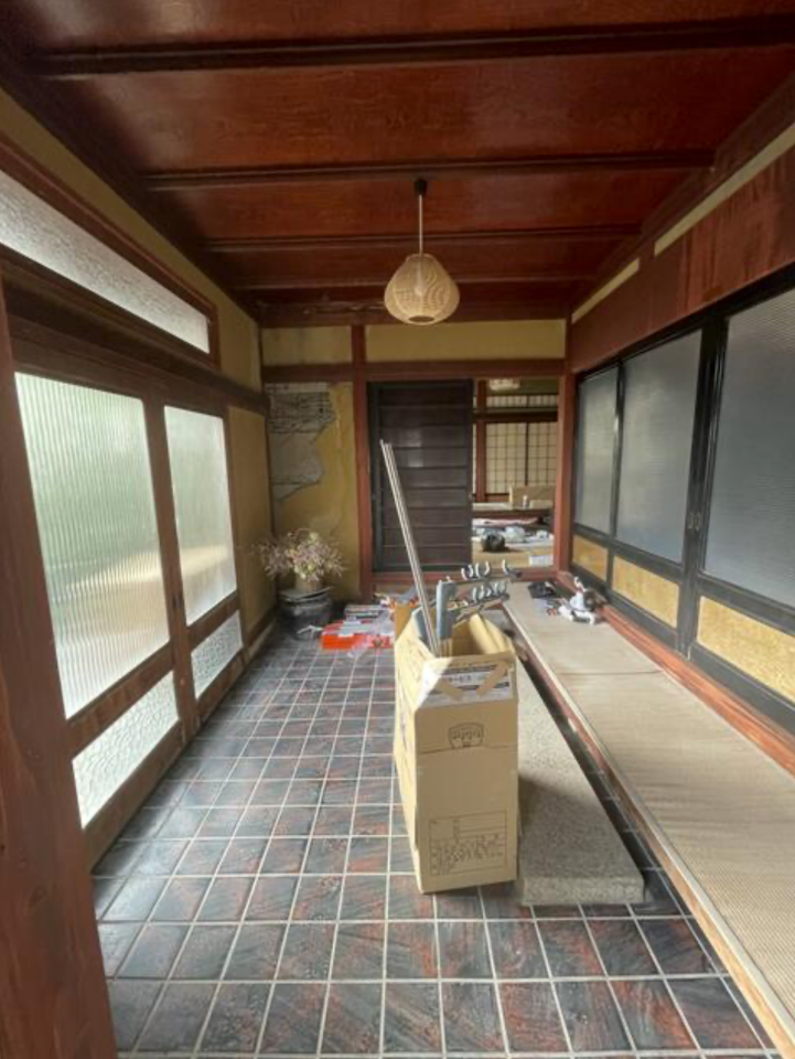 ガラス戸なので、太陽の光が差し込みます。