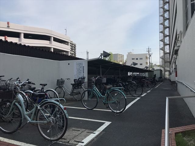 広々とした駐輪場なので、自転車の出し入れがしやすです。