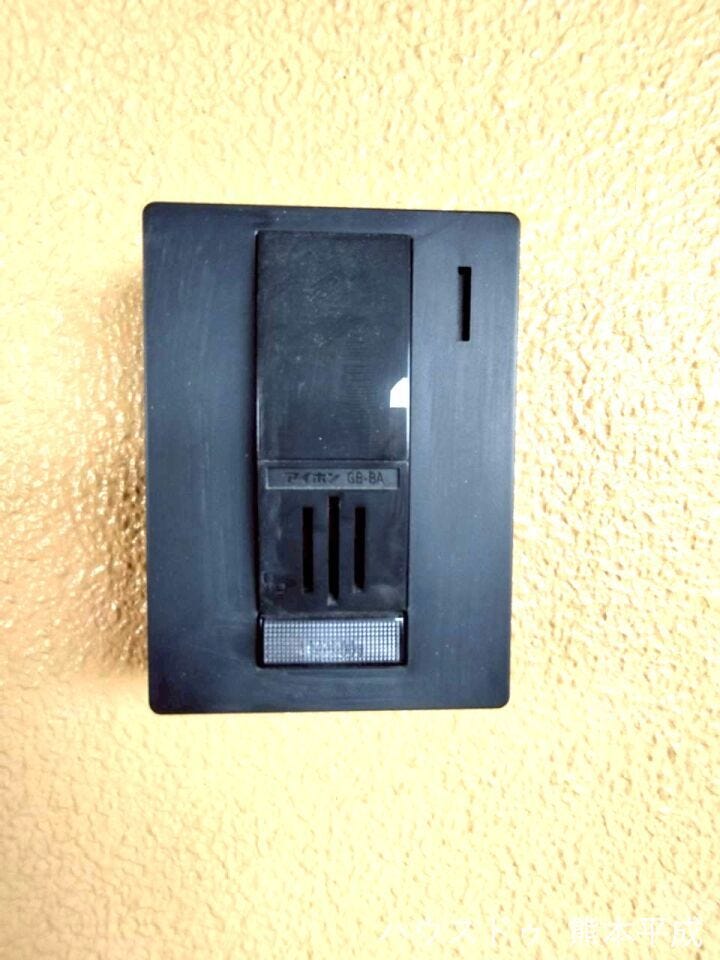 お部屋の前のインターホン