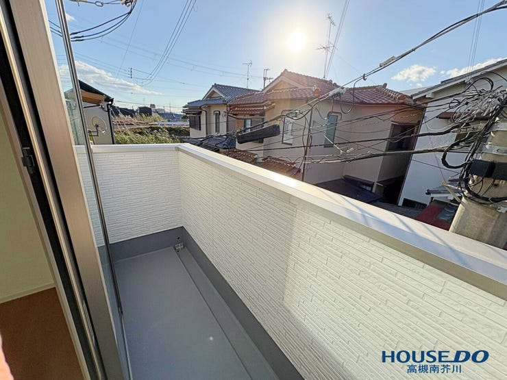 日当りの良いバルコニー。
洗濯物の乾きも早そうですね。