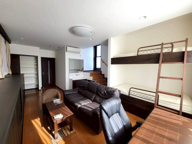 10帖の洋室には二段ベッドがついており、お子様部屋としての使用や、来客時用のベッドとしても使用するのもおすすめです。