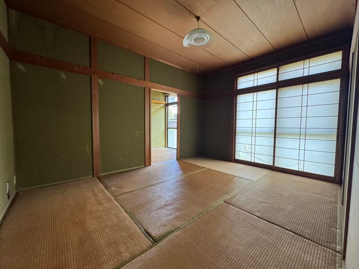 ゆったりくつろげる和室です。
