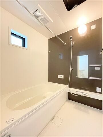 清潔感のあるバスルーム。
シンプルで使いやすい空間です。