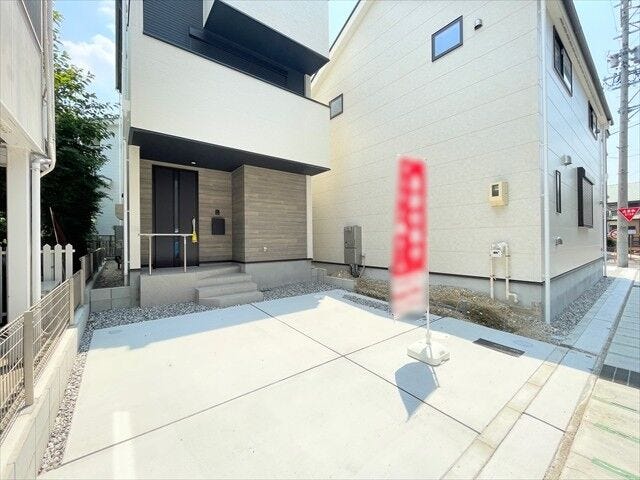・スーパーヤマダイ 鳴海店まで徒歩11分(約880m)
・スギ薬局 六田店まで徒歩9分(約660m)