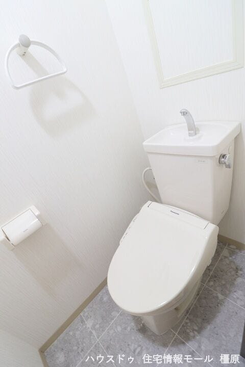 温水洗浄便座を完備!