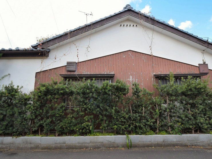 外観を東側より撮影