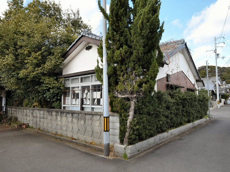 外観を南東側より撮影